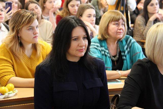 Атмосфера зустрічі...